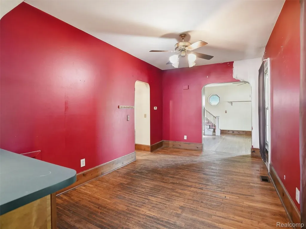 69 E Burdick Street Oxford Village MI 48371