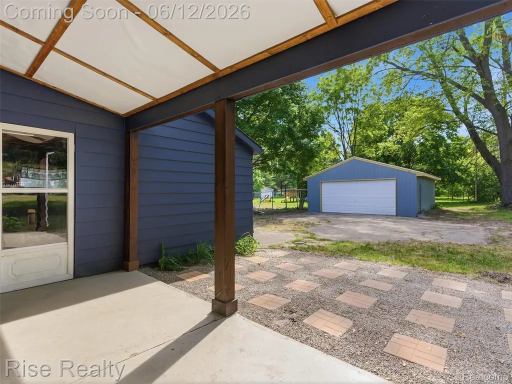 2449 N Genesee Road Burton City MI 48509