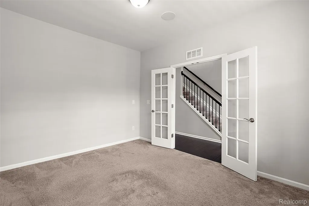 31065 Tremont Lane Beverly Hills Village MI 48025