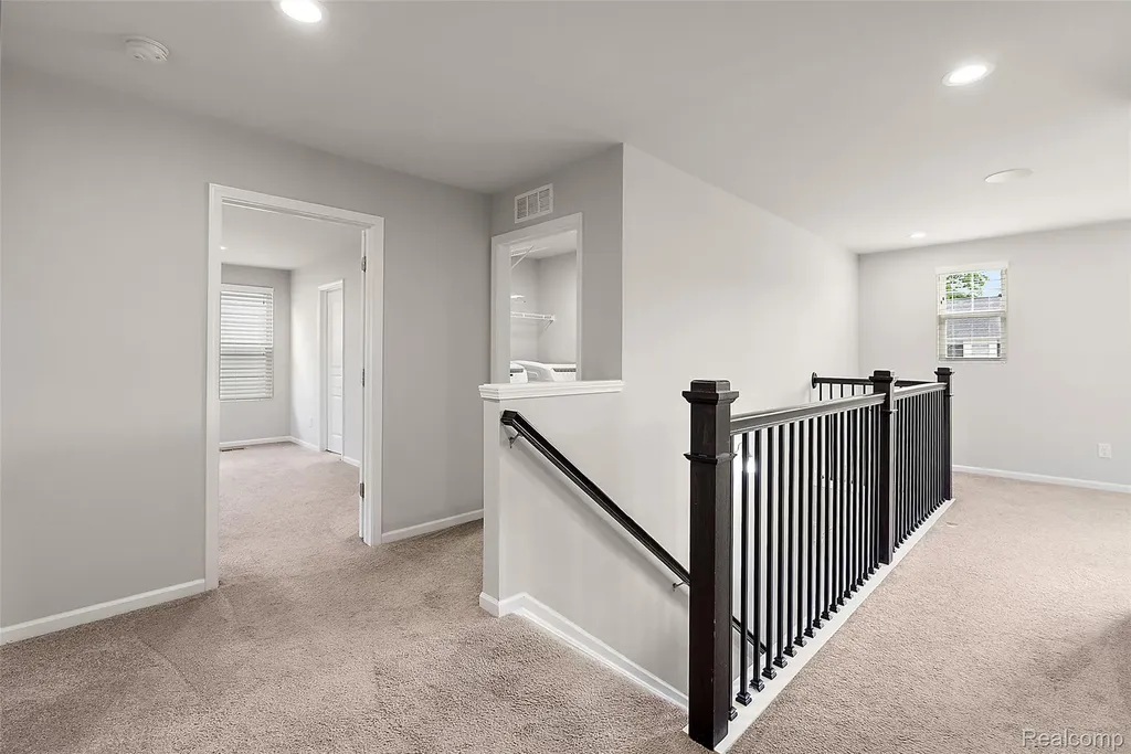 31065 Tremont Lane Beverly Hills Village MI 48025
