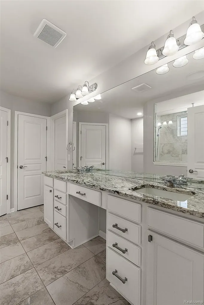 31065 Tremont Lane Beverly Hills Village MI 48025