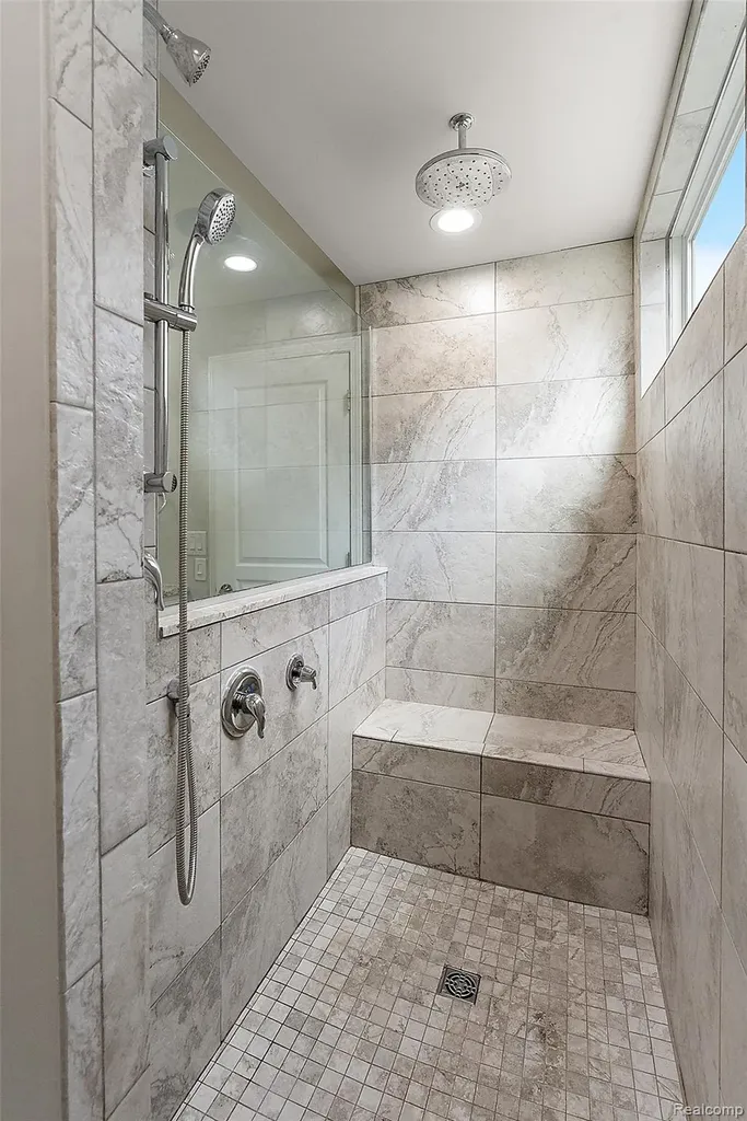 31065 Tremont Lane Beverly Hills Village MI 48025