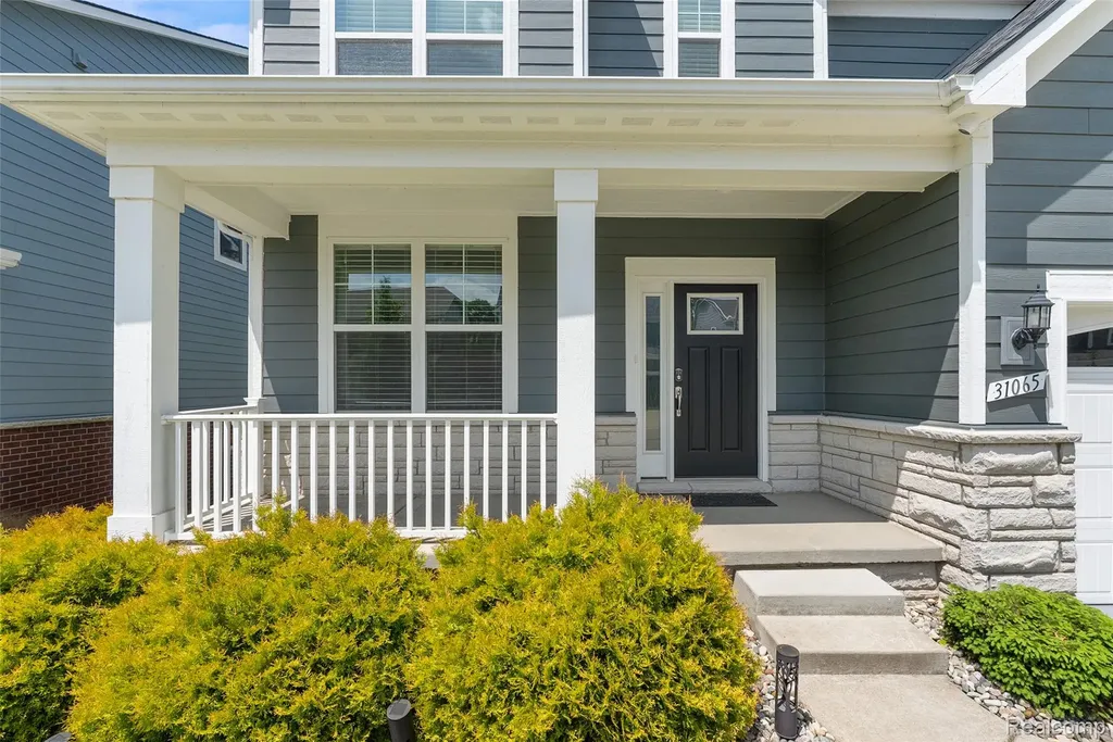 31065 Tremont Lane Beverly Hills Village MI 48025