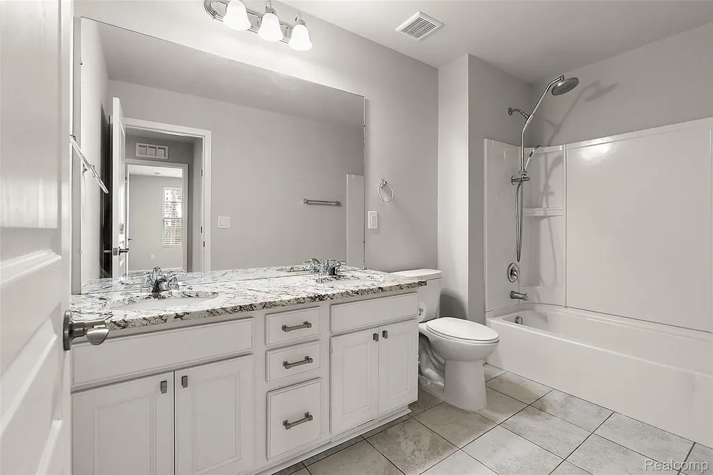 31065 Tremont Lane Beverly Hills Village MI 48025
