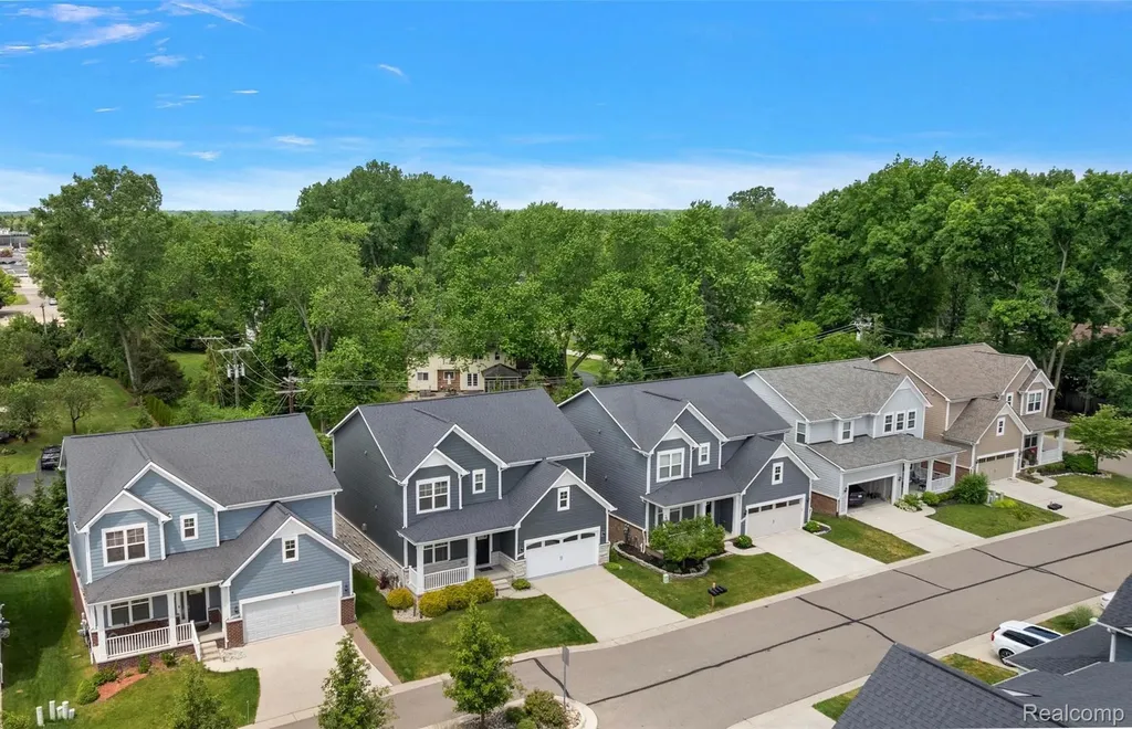 31065 Tremont Lane Beverly Hills Village MI 48025
