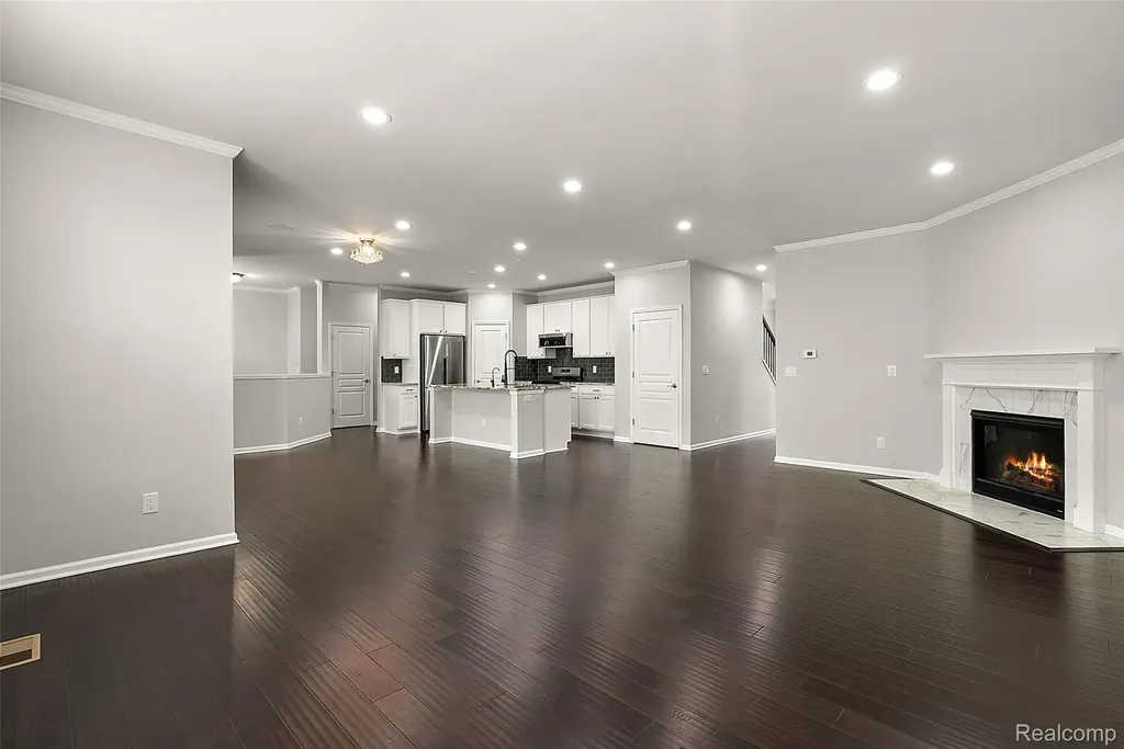 31065 Tremont Lane Beverly Hills Village MI 48025