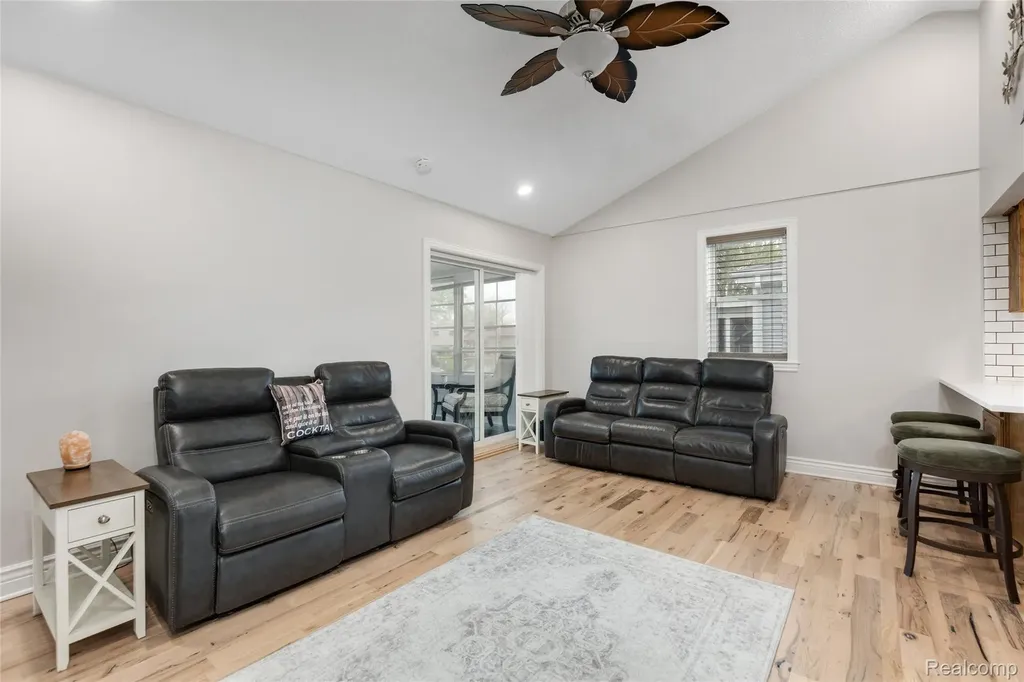9474 Thames Boulevard White Lake Charter Township MI 48386