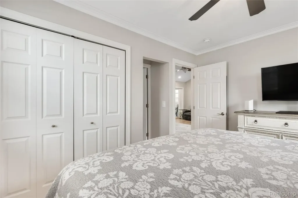 9474 Thames Boulevard White Lake Charter Township MI 48386