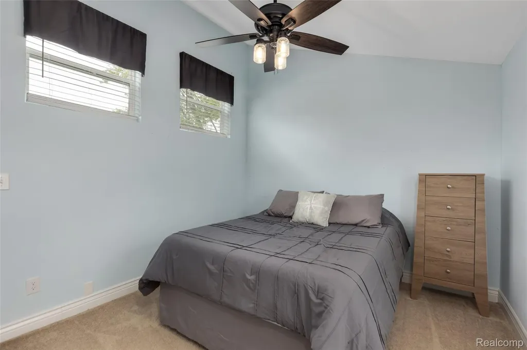 9474 Thames Boulevard White Lake Charter Township MI 48386