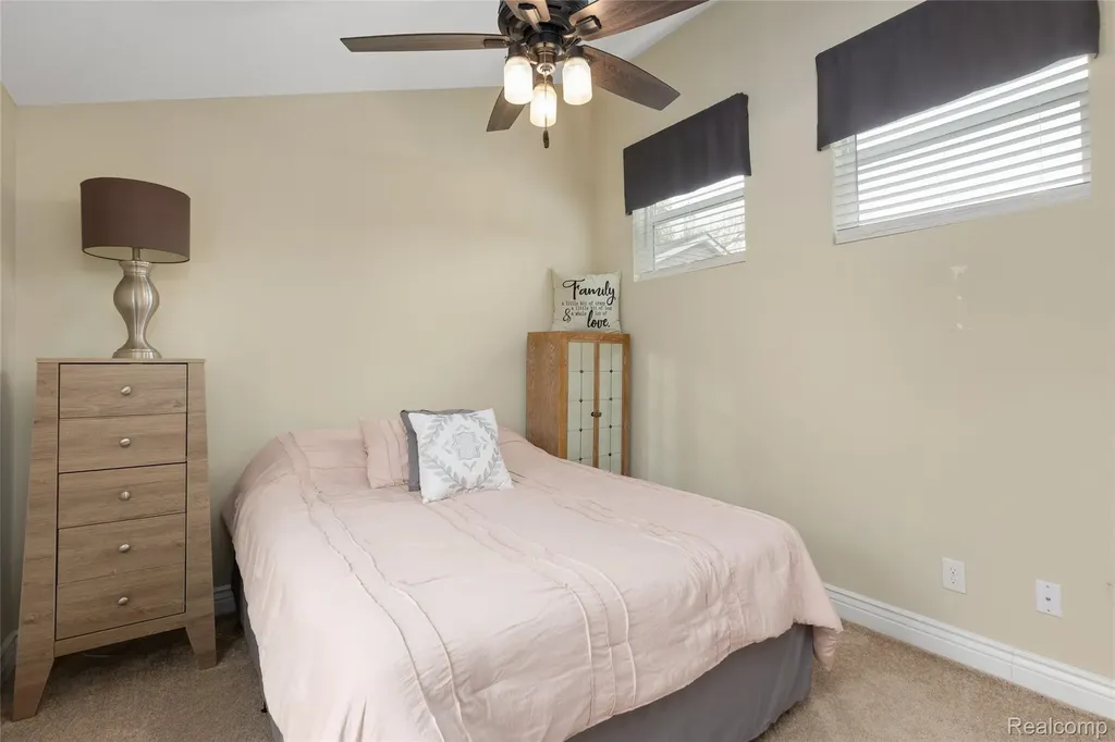 9474 Thames Boulevard White Lake Charter Township MI 48386