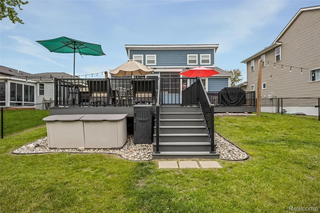 9474 Thames Boulevard White Lake Charter Township MI 48386