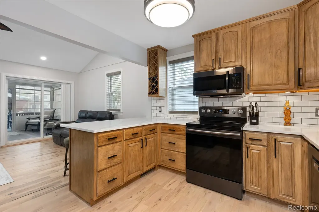 9474 Thames Boulevard White Lake Charter Township MI 48386
