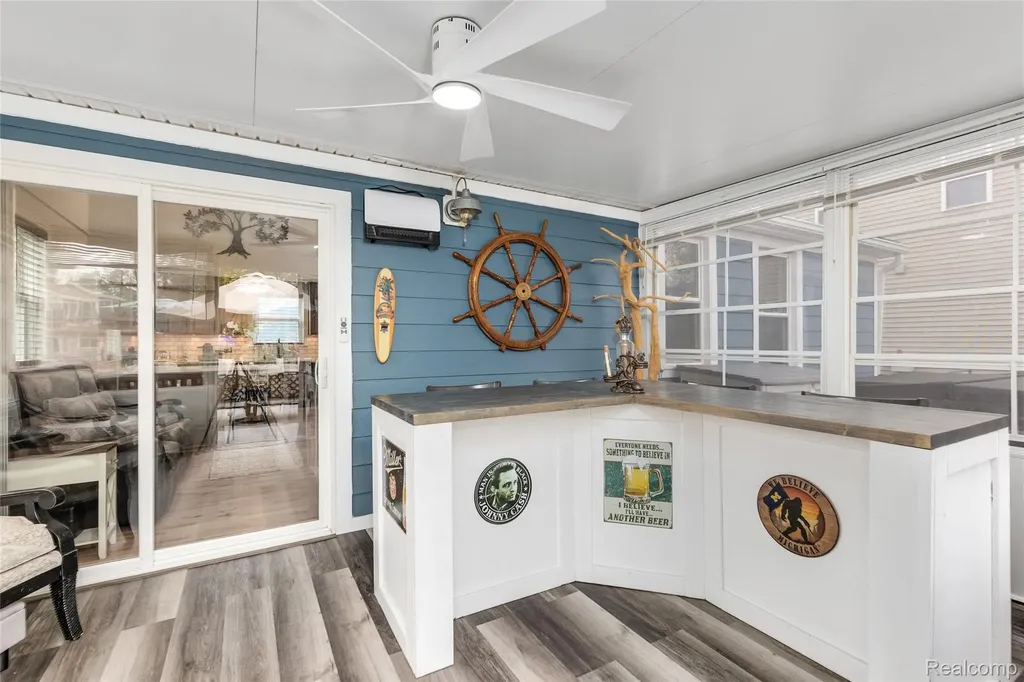 9474 Thames Boulevard White Lake Charter Township MI 48386