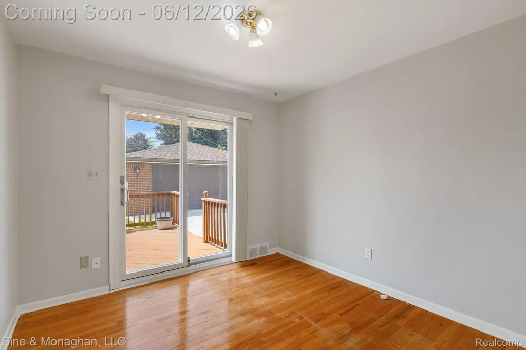 1924 Newman Street Trenton City MI 48183