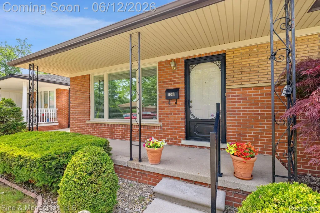 1924 Newman Street Trenton City MI 48183