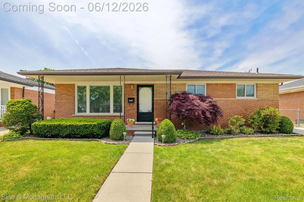 1924 Newman Street Trenton City MI 48183