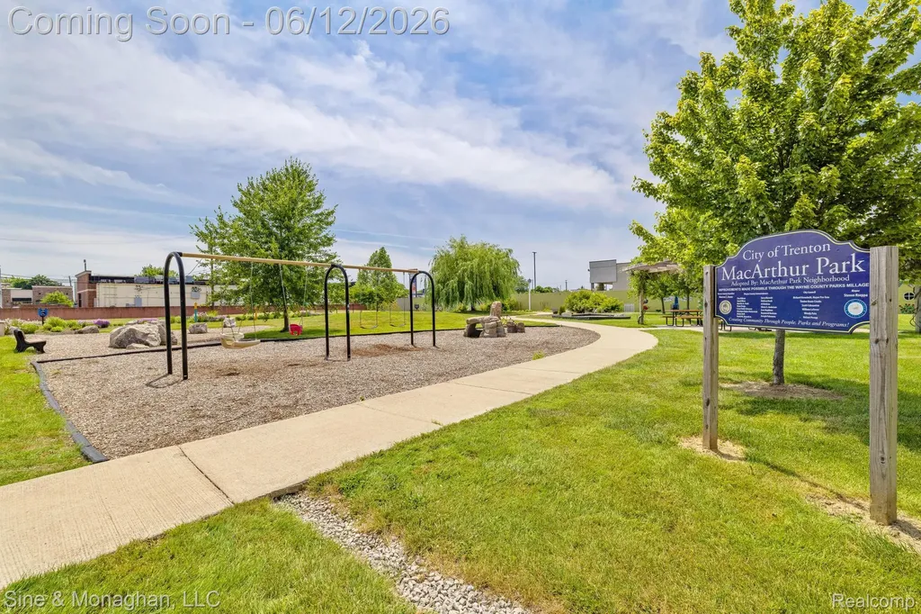 1924 Newman Street Trenton City MI 48183