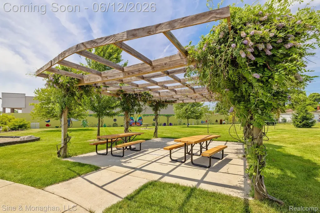 1924 Newman Street Trenton City MI 48183