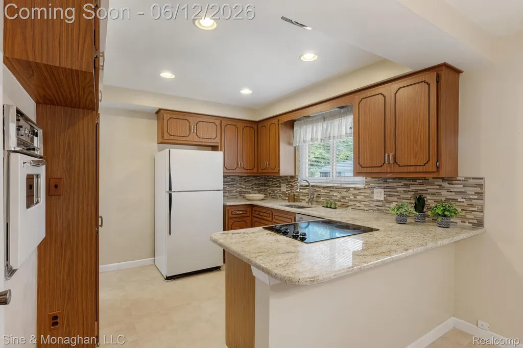 1924 Newman Street Trenton City MI 48183