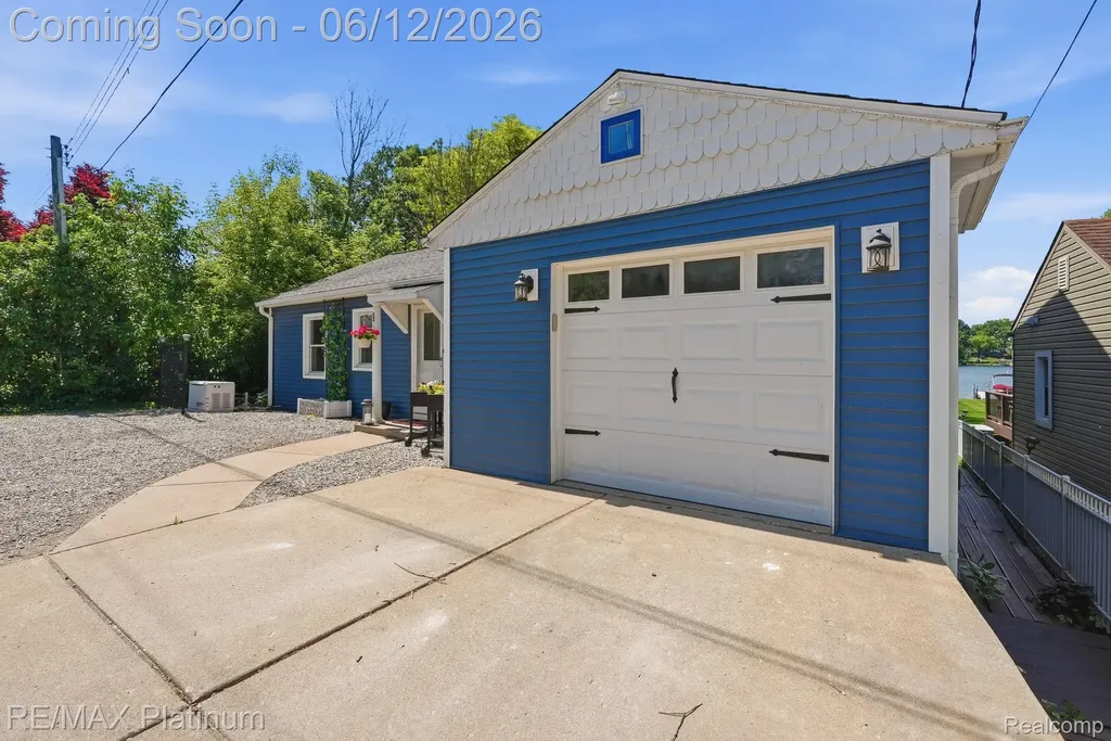 1612 S Hughes Road Genoa Township MI 48114
