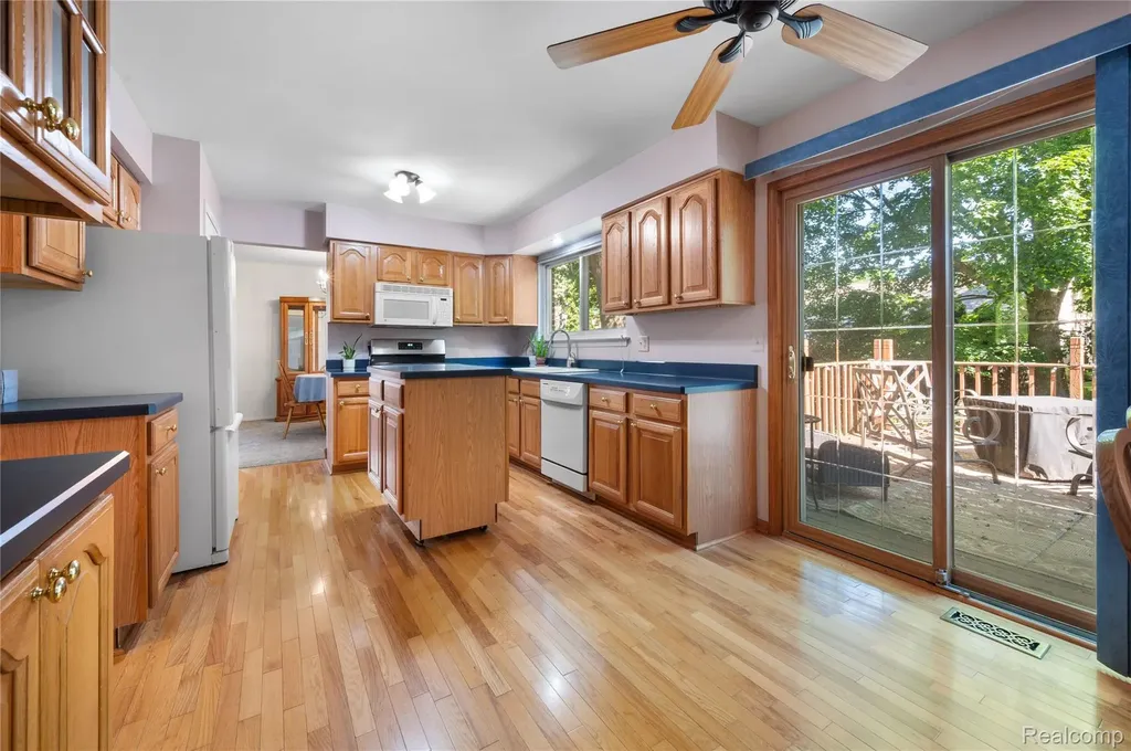 34230 Fonville Court Livonia City MI 48152