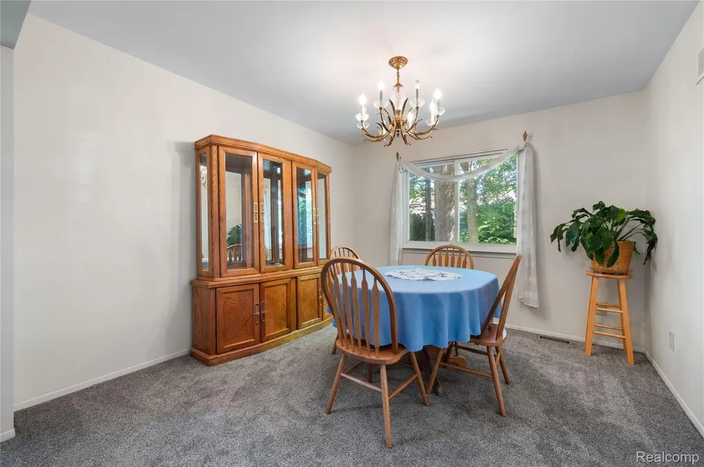 34230 Fonville Court Livonia City MI 48152