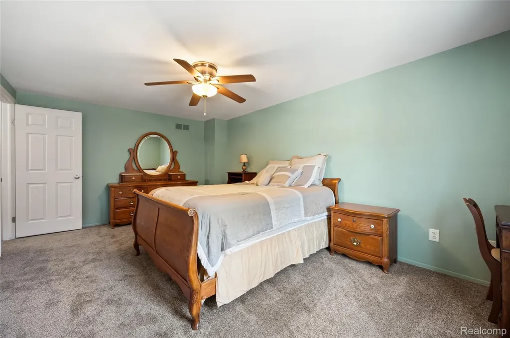 34230 Fonville Court Livonia City MI 48152