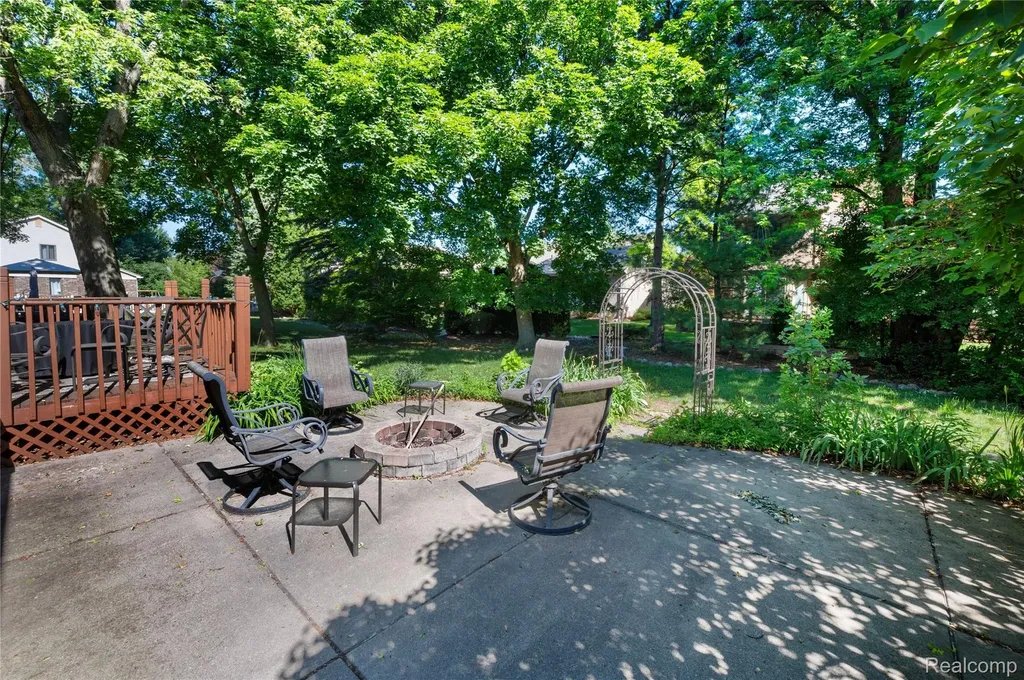 34230 Fonville Court Livonia City MI 48152