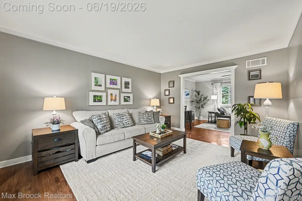 33000 Perth Street Livonia City MI 48154