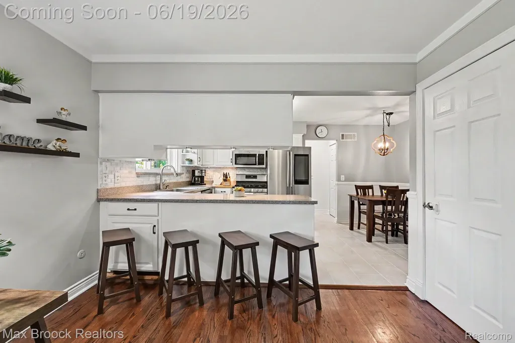 33000 Perth Street Livonia City MI 48154