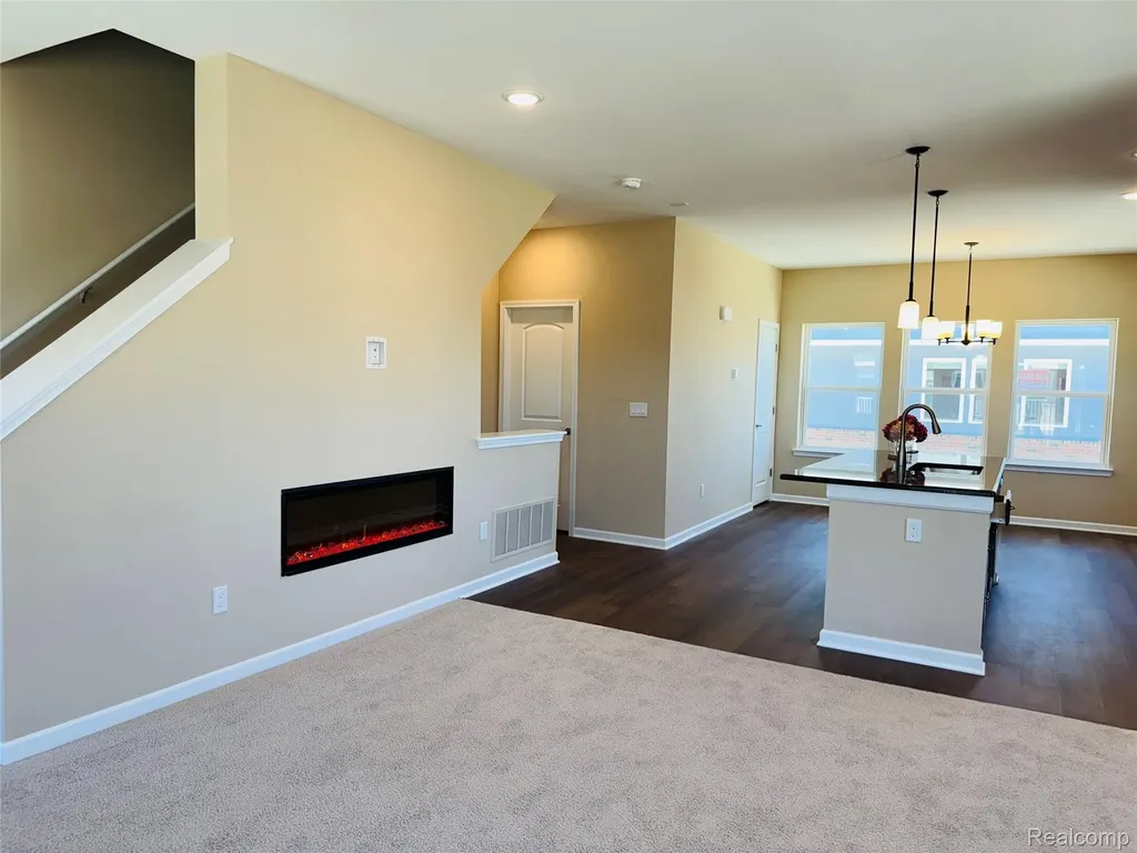 824 Huntley Lane Troy City MI 48085