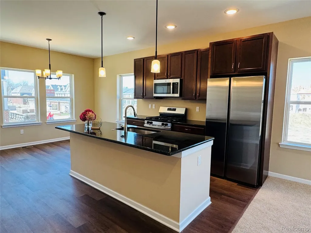 824 Huntley Lane Troy City MI 48085