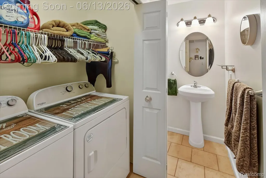 6095 Foxwood Court Saginaw Charter Township MI 48638