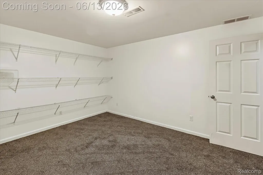 6095 Foxwood Court Saginaw Charter Township MI 48638