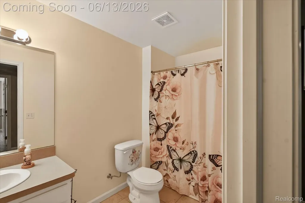 6095 Foxwood Court Saginaw Charter Township MI 48638