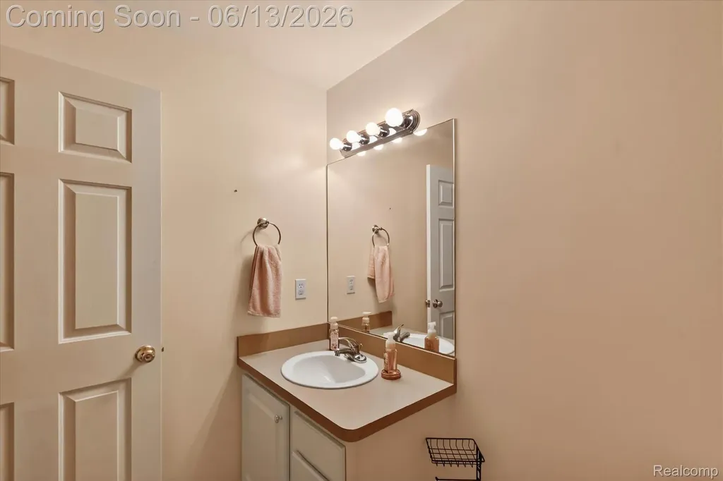 6095 Foxwood Court Saginaw Charter Township MI 48638