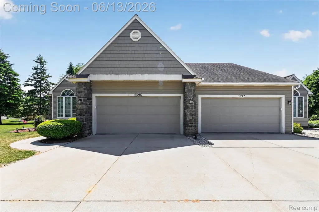 6095 Foxwood Court Saginaw Charter Township MI 48638