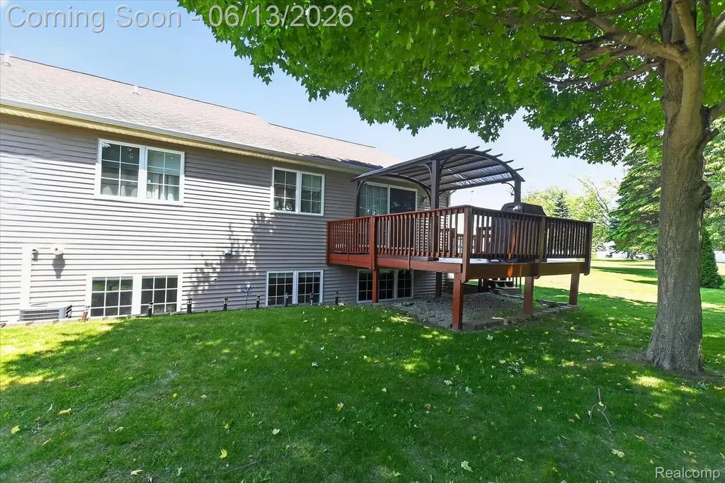 6095 Foxwood Court Saginaw Charter Township MI 48638