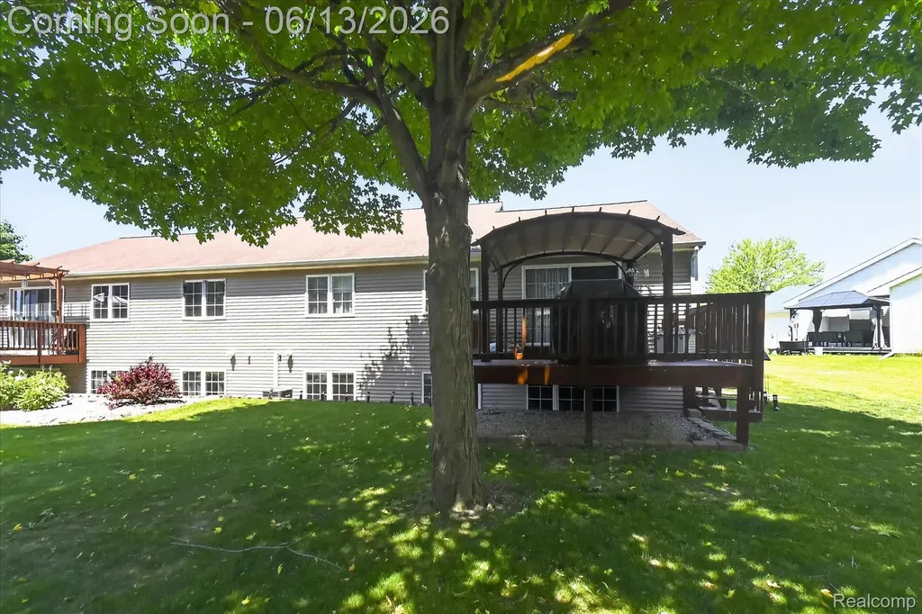 6095 Foxwood Court Saginaw Charter Township MI 48638