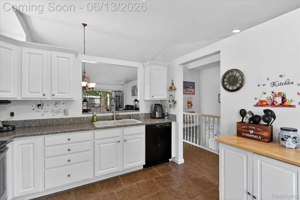 6095 Foxwood Court Saginaw Charter Township MI 48638