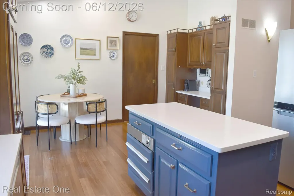 5324 Greenbriar Drive West Bloomfield Charter Township MI 48323
