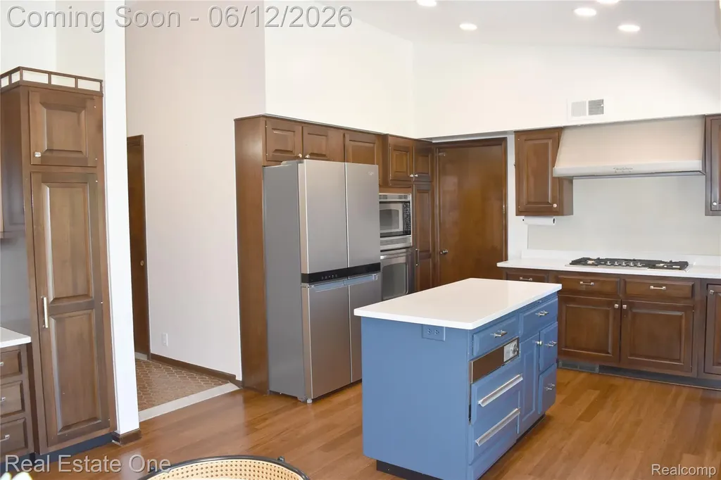5324 Greenbriar Drive West Bloomfield Charter Township MI 48323