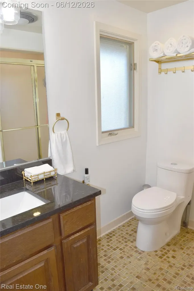5324 Greenbriar Drive West Bloomfield Charter Township MI 48323