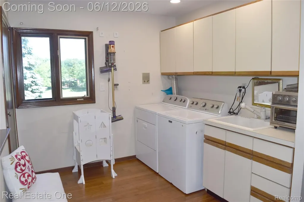 5324 Greenbriar Drive West Bloomfield Charter Township MI 48323