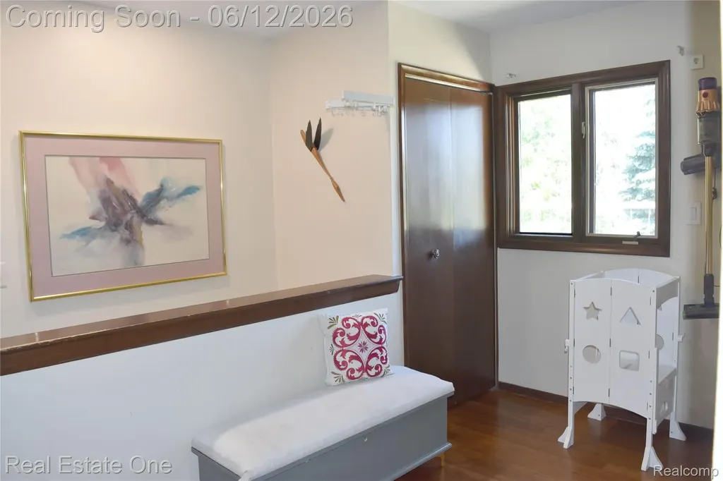 5324 Greenbriar Drive West Bloomfield Charter Township MI 48323