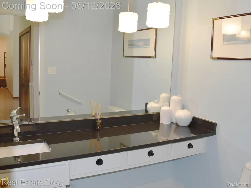 5324 Greenbriar Drive West Bloomfield Charter Township MI 48323