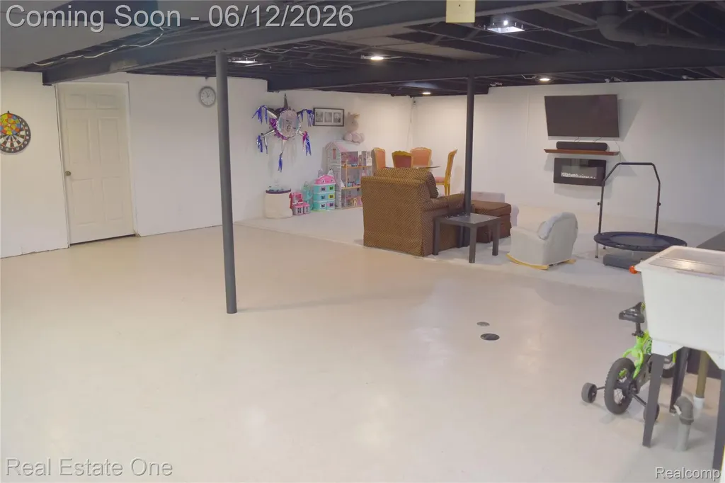 5324 Greenbriar Drive West Bloomfield Charter Township MI 48323