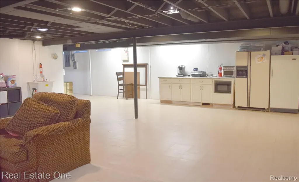 5324 Greenbriar Drive West Bloomfield Charter Township MI 48323