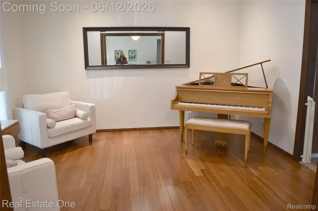 5324 Greenbriar Drive West Bloomfield Charter Township MI 48323