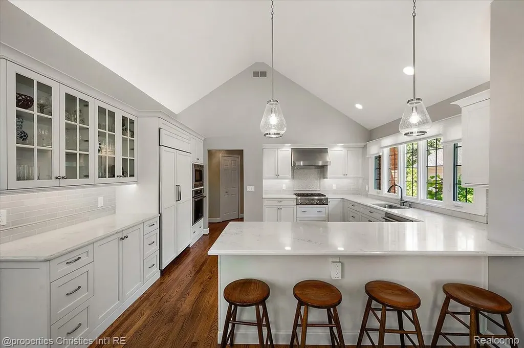 3021 E Ridge Court Bloomfield Hills City MI 48302